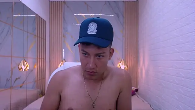 dominantboy4 - DominantBoy4's free webcam - UK Sex Cams