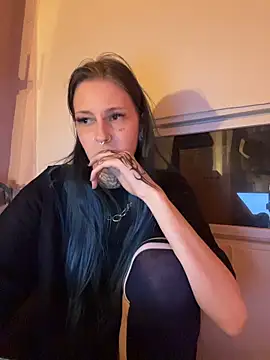 bluevelvetbat420 - BlueVelvetBat420's free webcam - UK Sex Cams