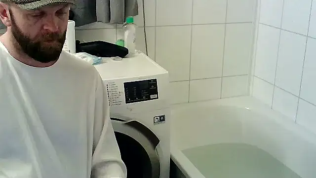 mrmoi1234 - Mrmoi1234's free webcam - UK Sex Cams