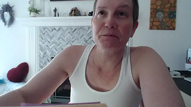 AuroraWillows's Stripchat show and profile