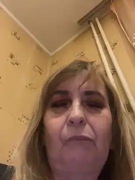 Irina2909@xh's Stripchat show and profile