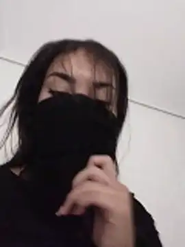 Webcam Model (sarahvergen)  is live.Free join now!