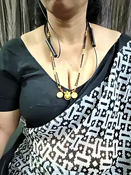 bhuvana_555 (F milf) - Happy sunday