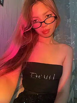 _siennaaa_ - _Siennaaa_'s free webcam - UK Sex Cams