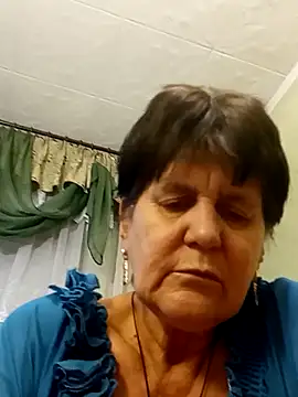 Webcam Model (IrchykLove) is live