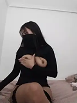 Webcam Model (sarahvergen) is live