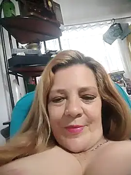 Webcam Model (karlaanqui1) is live