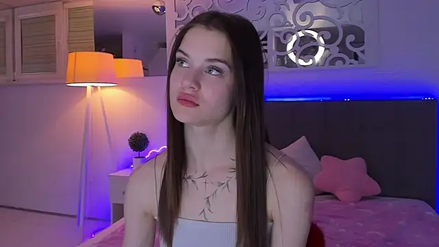 luisaclover (F teen) - 🌹🌹🌹Happy Luisa🌹🌹🌹