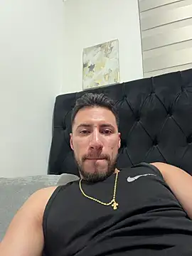 thiago_hill (M young) - COMPLETELY NAKED IN MY CAR 🍆🤤🤩