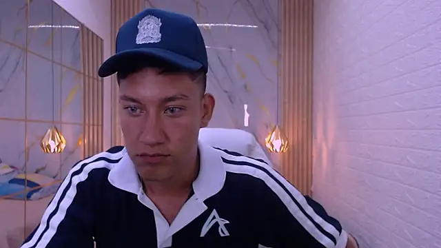 dominantboy4 (M twink) - cum show