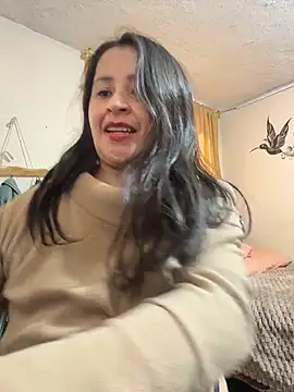 latinfemale - Latinfemale's free webcam