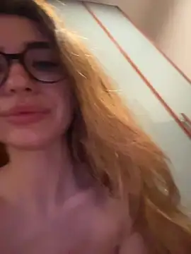 ItalianGirl from StripChat is Freechat