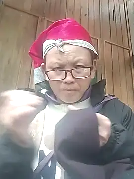 Live solo webcam of mama-cute