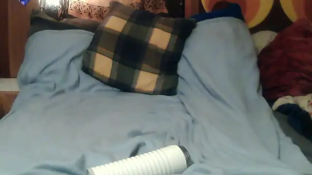 benzcock90 (Ask my age) - I fuck and jerk off my toy until my sper