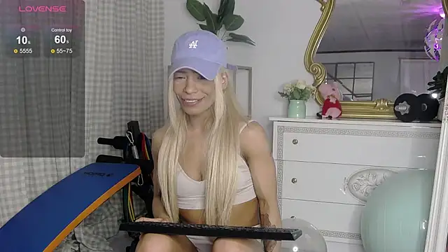 sarahraynex - SarahRaynex's free webcam