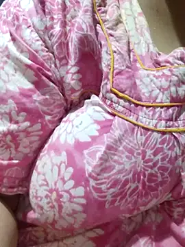 tamilthanushri (F milf) - Pusyy flash