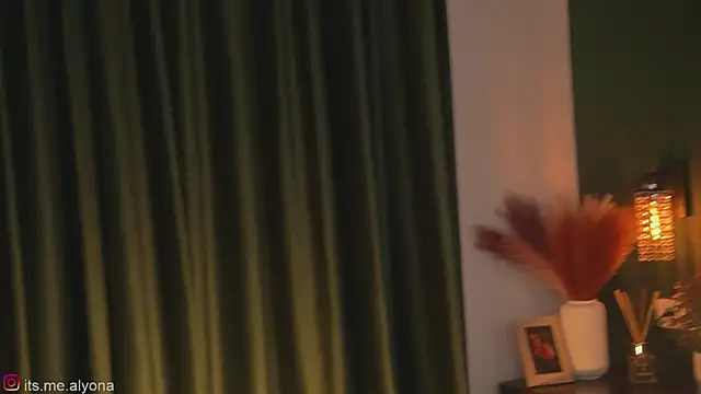 alyonaqueen_ (F young) - Make my pussy purr :inlove: