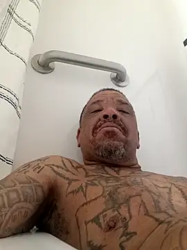 yellowwetfox Live Webcam on Stripchat