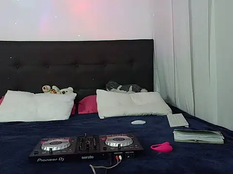 july_fucha live sex cam