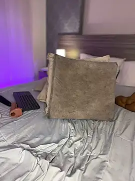 Webcam Model (MiilaBlake)  is live.Free join now!