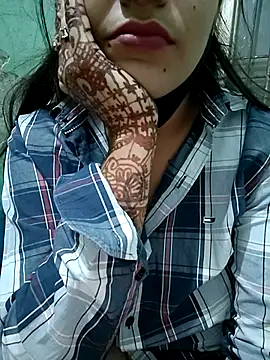 the_saavi - The_saavi's free webcam - UK Sex Cams