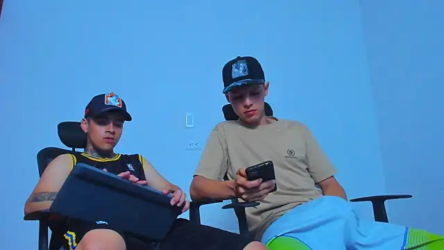 thomas-wil - Thomas-Wil's free webcam - UK Sex Cams