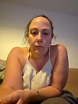 Webcam Model (Wisie_Cutie)  is live.Free join now!