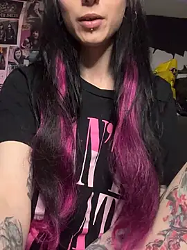 missmidnightuk - MissMidnightUK's free webcam