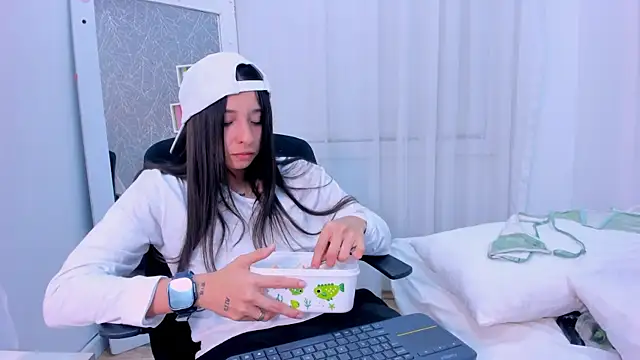 viictoriiasaenz - ViictoriiaSaenz's free webcam