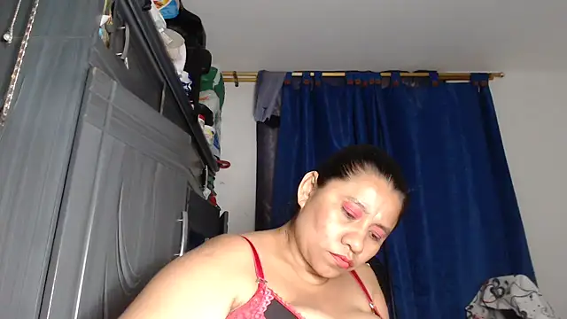 adrixxx38 - Adrixxx38's free webcam - UK Sex Cams