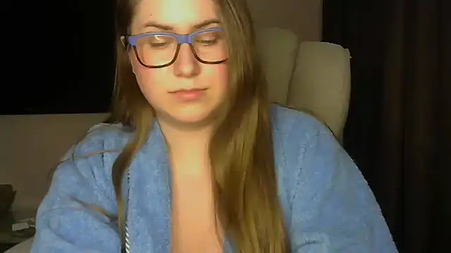 seasonalsomeone - SeasonalSomeone's free webcam - UK Sex Cams