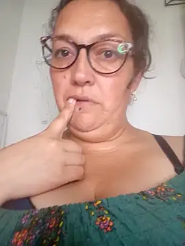 Webcam Model (_Saraqueen)  is live.Free join now!