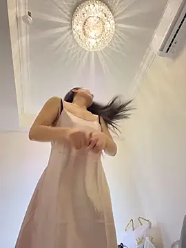 美女lucyxiaolulu在线直播