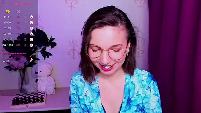 kindhazelhere_ - KindHazelHere_'s free webcam