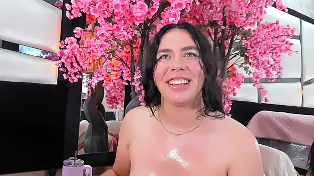 tessacooper1 (F young) - Multisquirt + control toy 20 seg 🥵