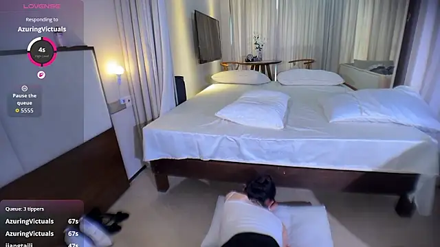 美女jiayao1999在线直播