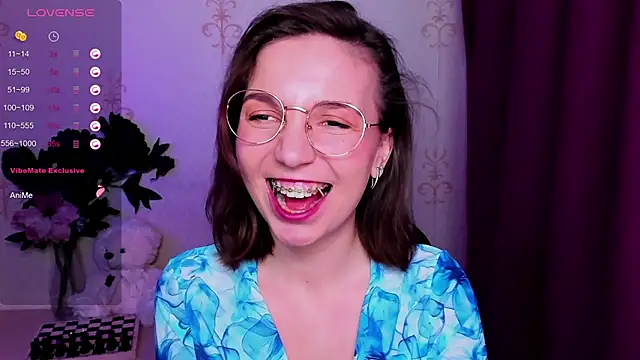 kindhazelhere_ - KindHazelHere_'s free webcam