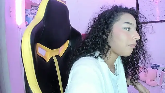 emily_stars1 - Emily_stars1's free webcam