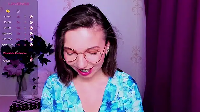 kindhazelhere_ - KindHazelHere_'s free webcam