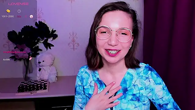 kindhazelhere_ - KindHazelHere_'s free webcam