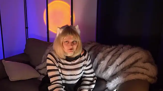 Preview of pocketwaifu