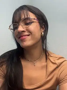 valentinaevanz - ValentinaEvanz's free webcam - UK Sex Cams