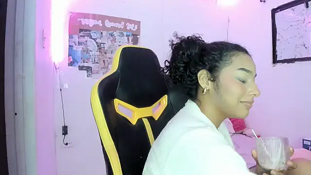 emily_stars1 - Emily_stars1's free webcam - UK Sex Cams