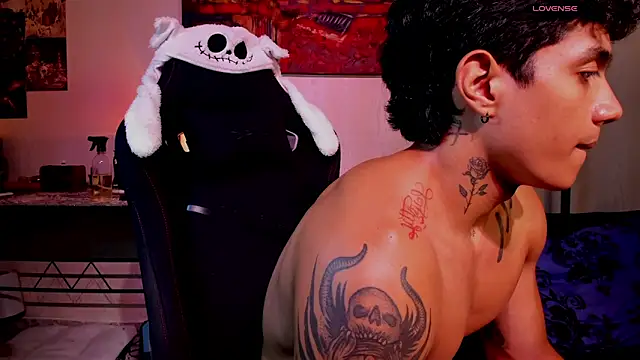 aress_damon - Aress_damon's free webcam - UK Sex Cams