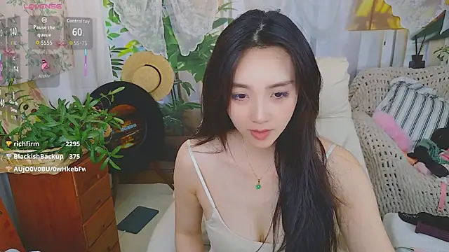 美女aquarius-Tianbao在线直播