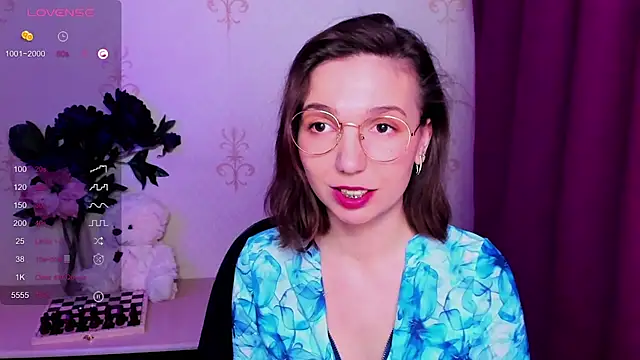 kindhazelhere_ (F young) - My birthday is coming soon!