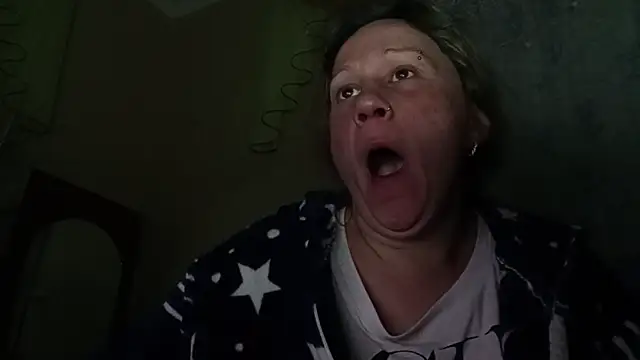 Live solo webcam of Norma_Wall