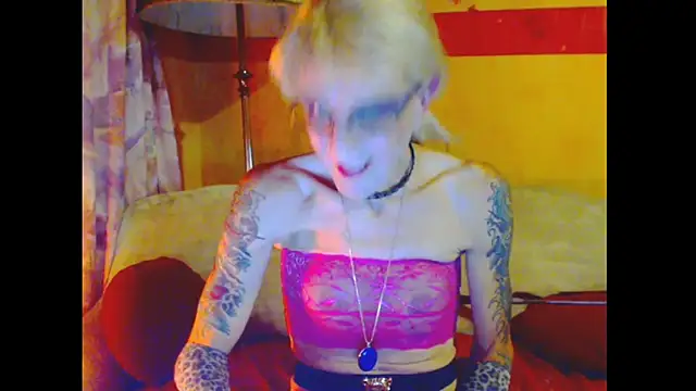 cuxladyboy - Cuxladyboy's free webcam - UK Sex Cams