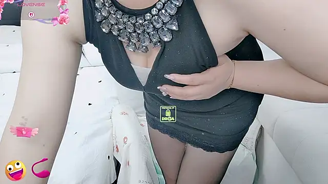 美女Mi-820在线直播