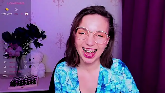 kindhazelhere_ - KindHazelHere_'s free webcam - UK Sex Cams